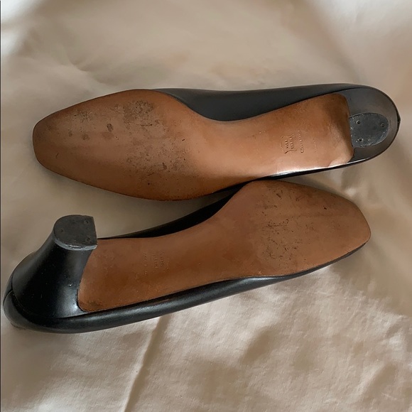 Salvatore Ferragamo women’s high heel pumps - Picture 3 of 8